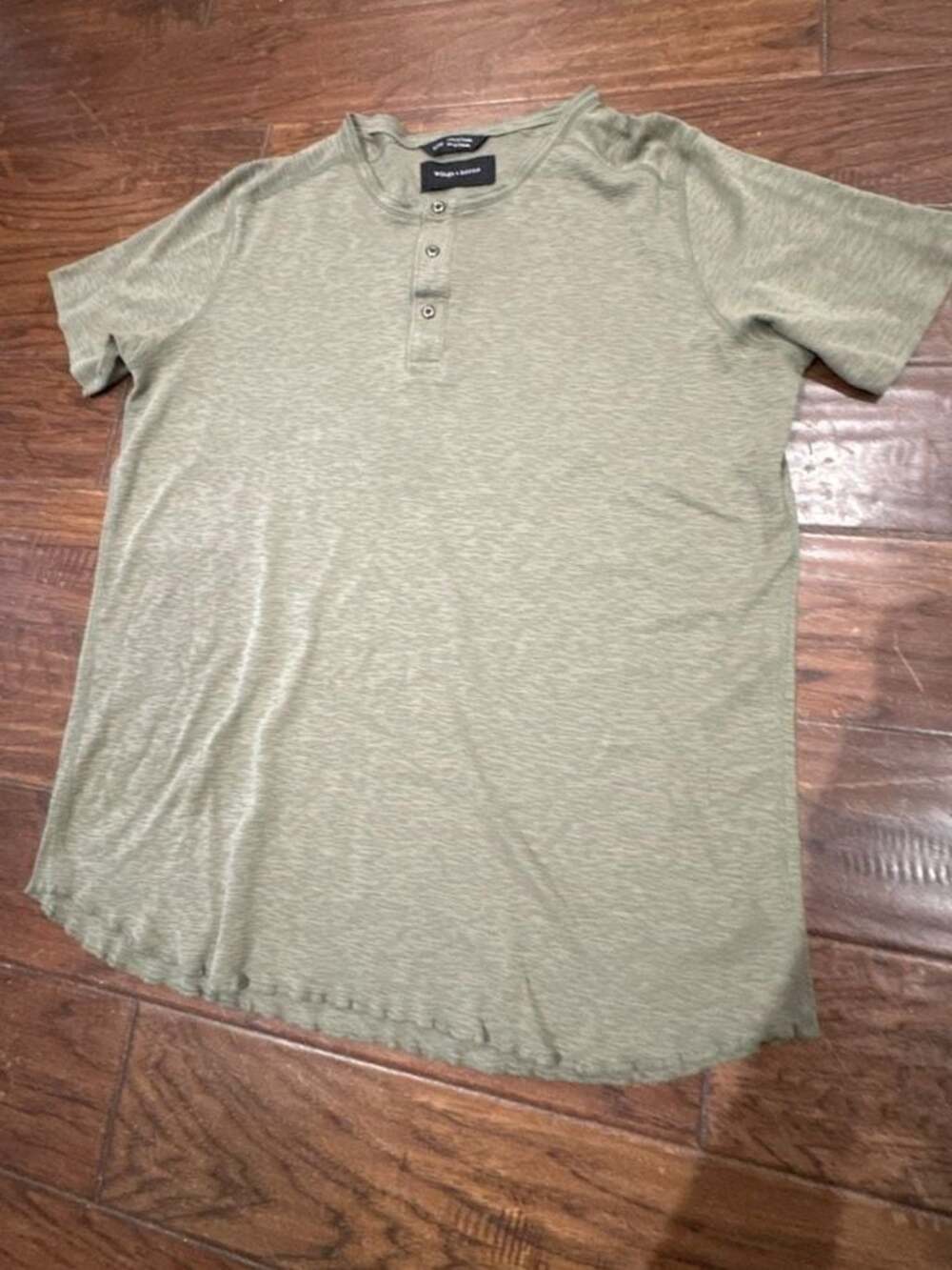 wings + horns Short Sleeve Henley Shirt Olive Green Size XL